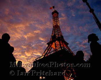 Photograph of Eiffel Silhouettes from www.MilwaukeePhotos.com (C) Ian Pritchard